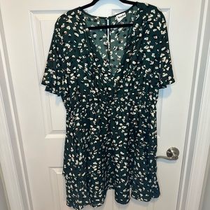 Arula Size B Green Cheetah Hi-Low Dress